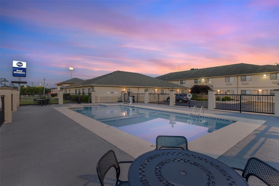 Best Western TimberRidge Inn Hotel in Grove