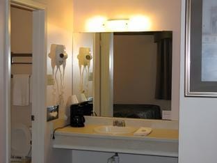 Relax Inn Marlin Motel in Texas
