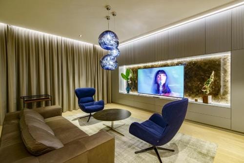 Luxury Smart Home Apartment in Vilnius Old Town, Sleep on Hastens Hotel in Vilnius