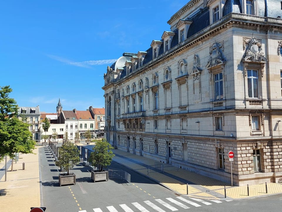 B & B Les Secrets des Loges Hotel in Calais