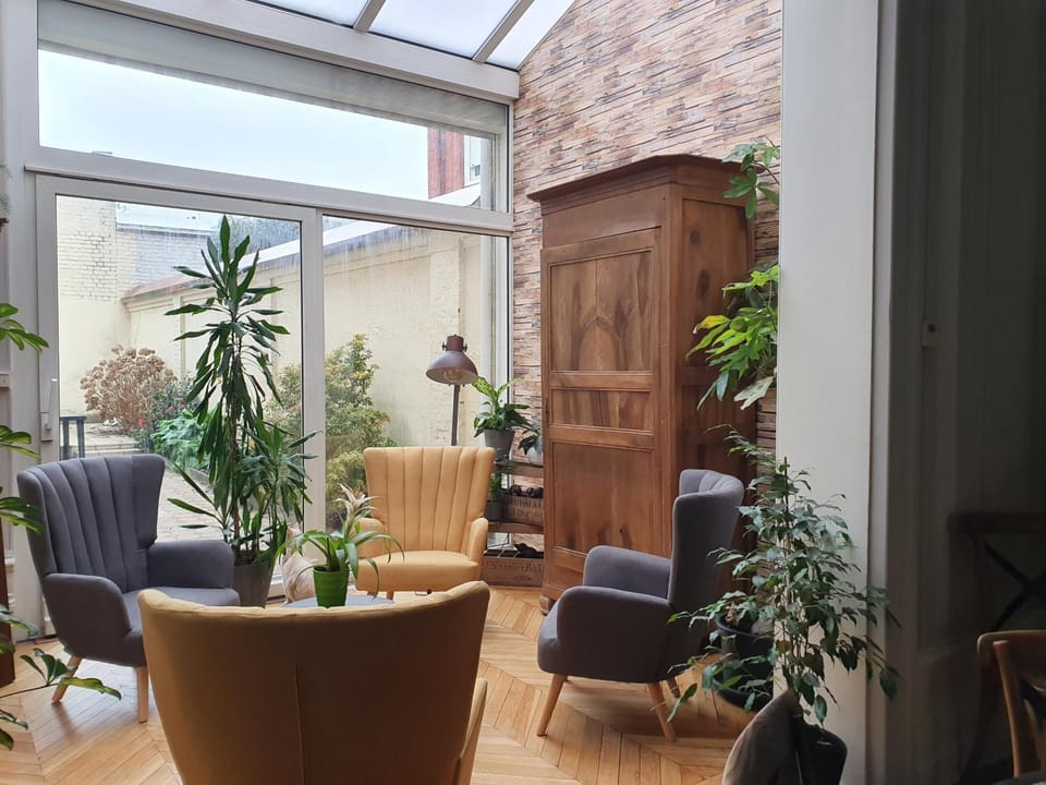 B & B Les Secrets des Loges Hotel in Calais