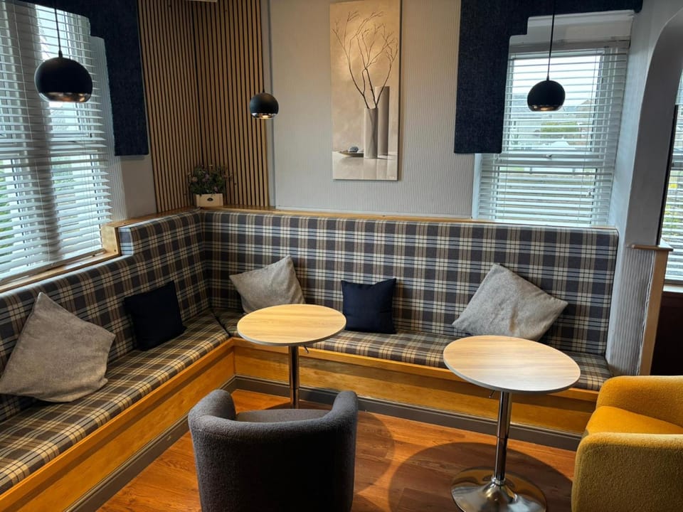 Shared lounge/TV area