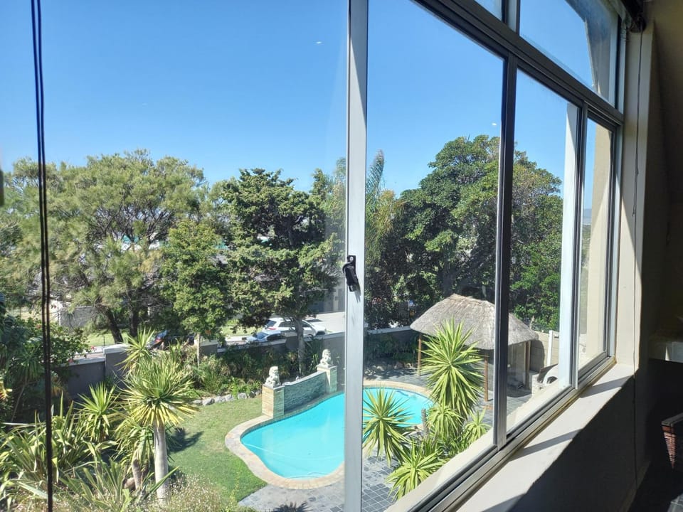 Mandalay Beach Guest  House Hotel in Cape Town