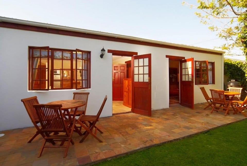 Sacred Mountain Lodge Hotel in Cape Town