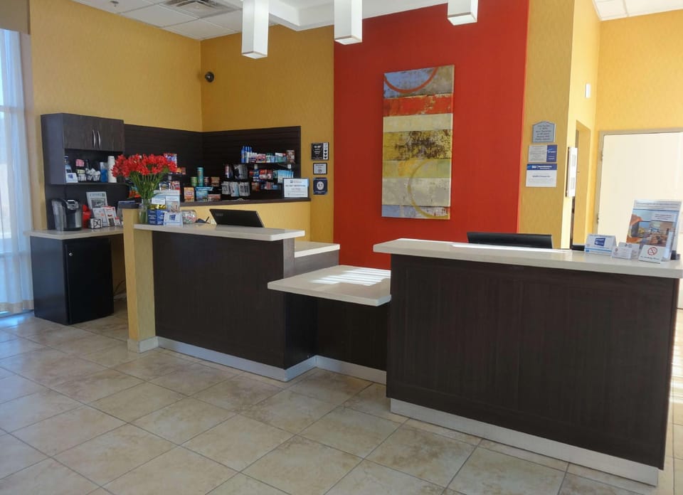 Best Western Plus Bowmanville Hotel in Bowmanville