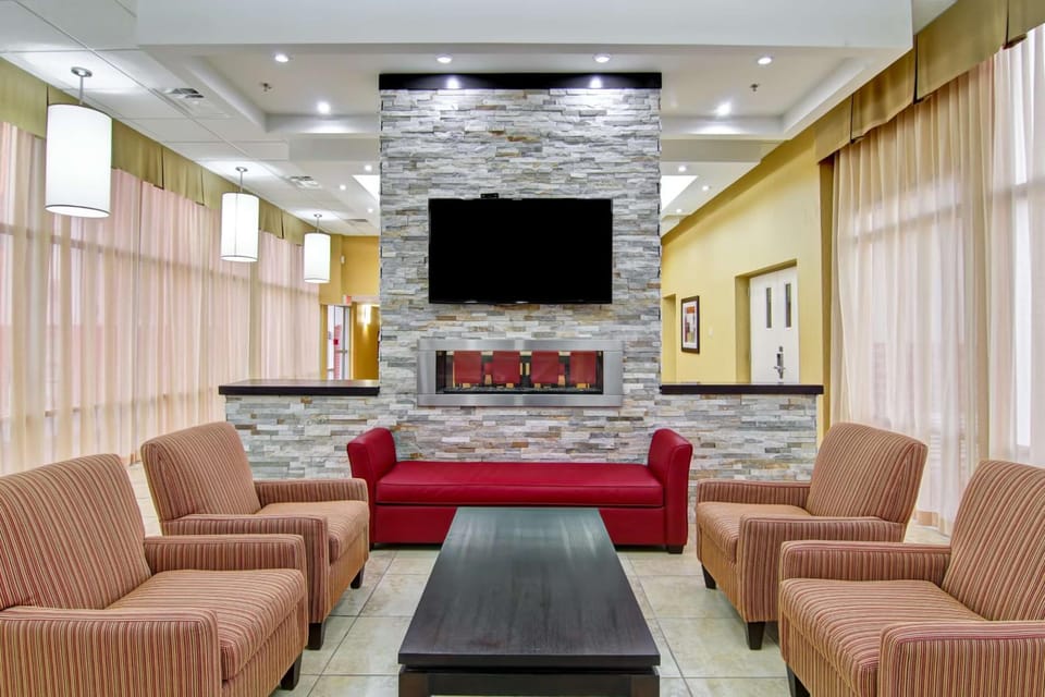 Best Western Plus Bowmanville Hotel in Bowmanville