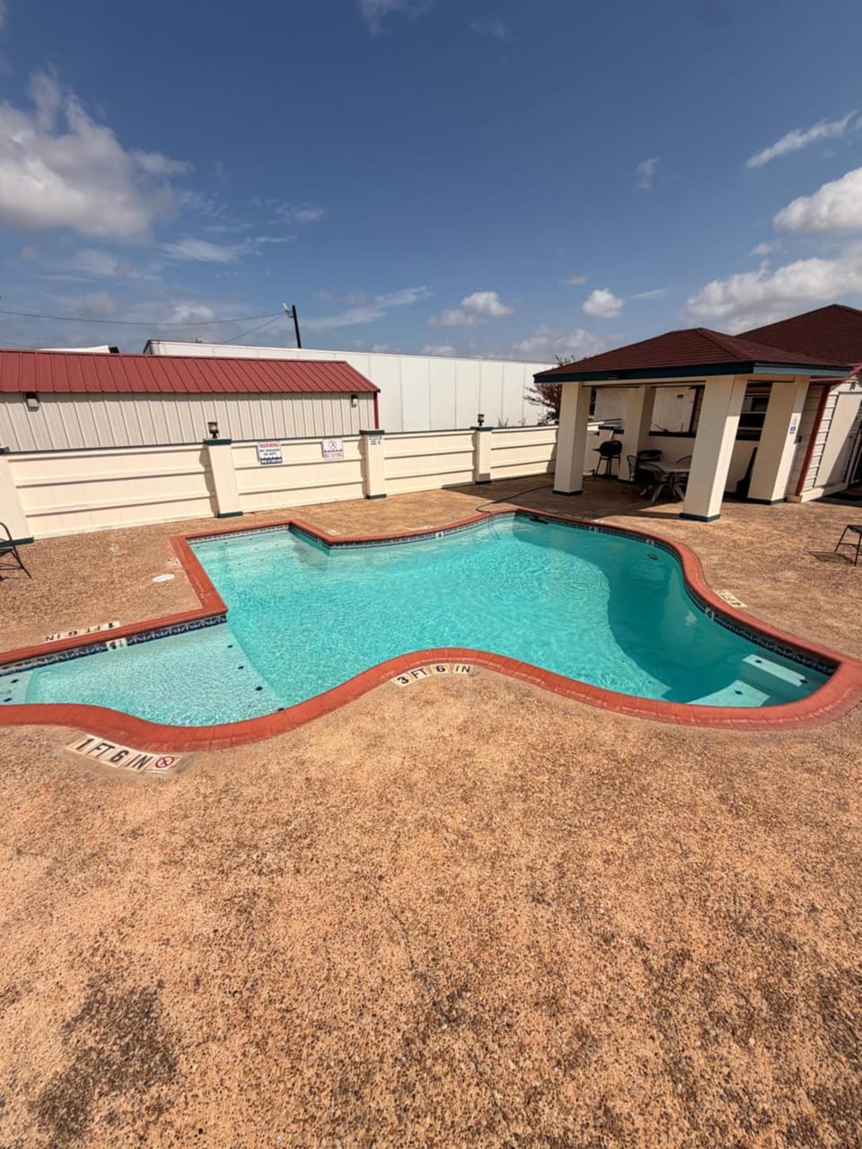 Royal Inn Pearsall Motel in Texas