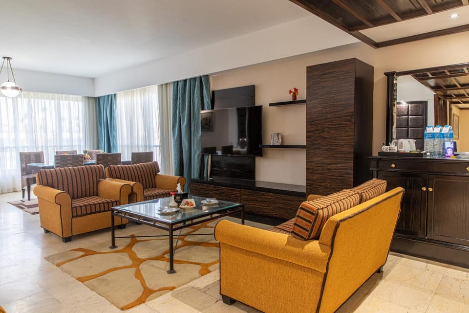 Shared lounge/TV area