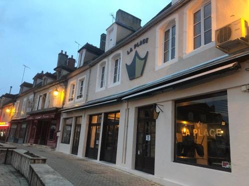 Hotel LA PLACE Hotel in Centre-Val de Loire