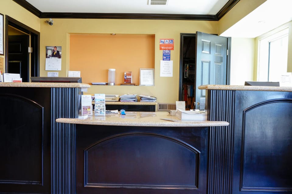 Ramada by Wyndham Ontario Hotel in Ontario