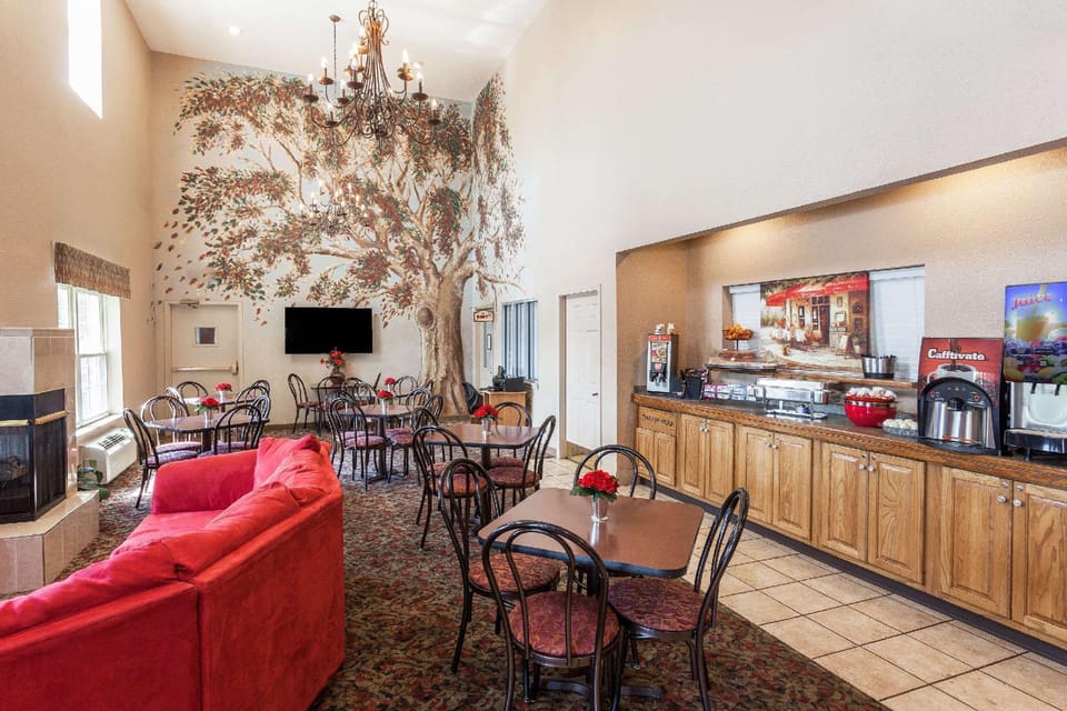 Ramada by Wyndham Sellersburg/Louisville North Hotel in Indiana