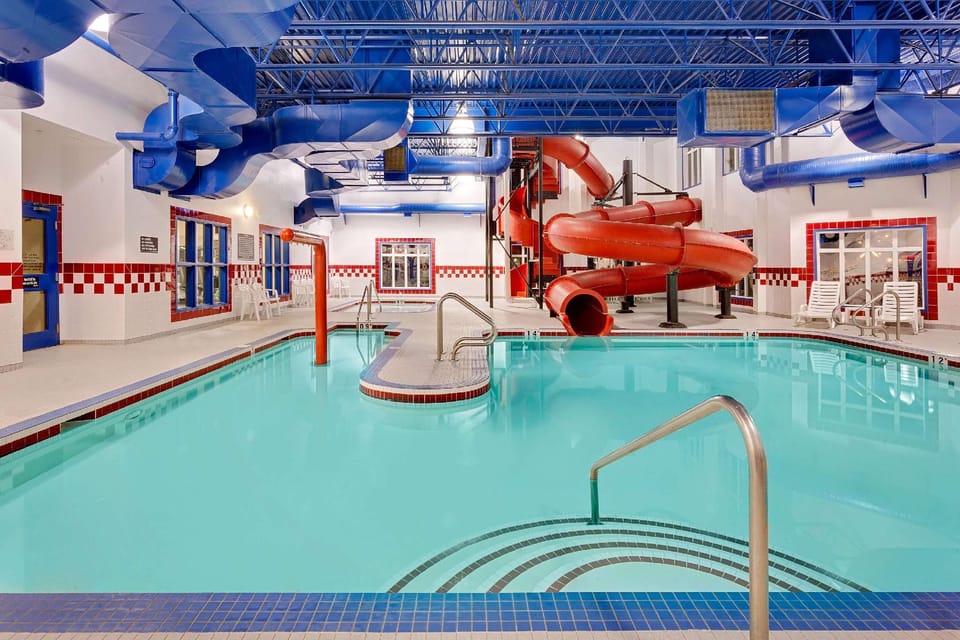 Ramada by Wyndham Stettler Hotel in Alberta