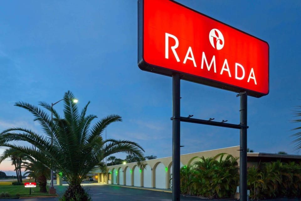 Ramada by Wyndham Lake Placid Hotel in Florida