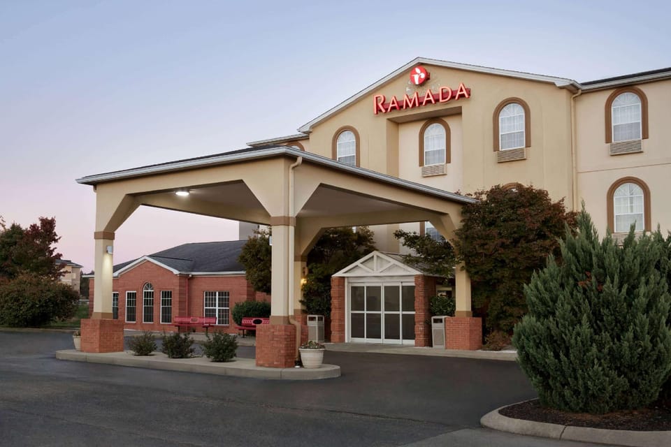 Ramada by Wyndham Elizabethtown Hotel in Elizabethtown