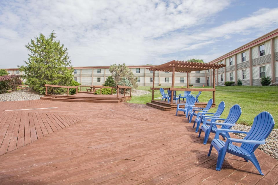 Ramada by Wyndham Angola/Fremont Area Hotel in Indiana