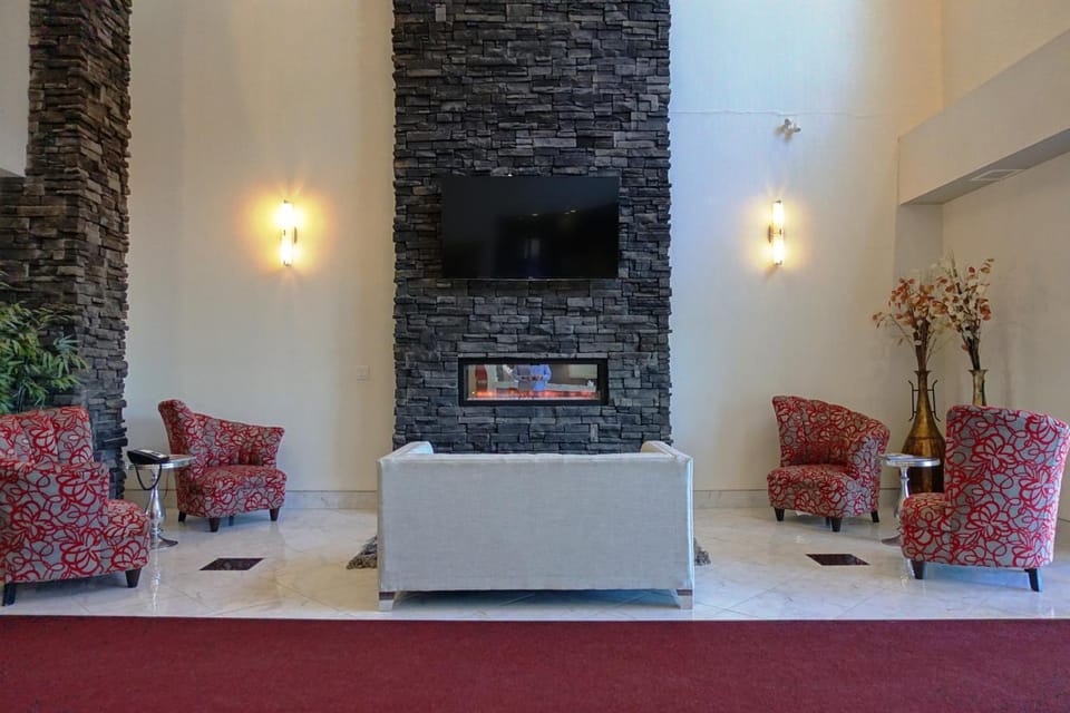 Ramada by Wyndham Moose Jaw Hotel in Moose Jaw