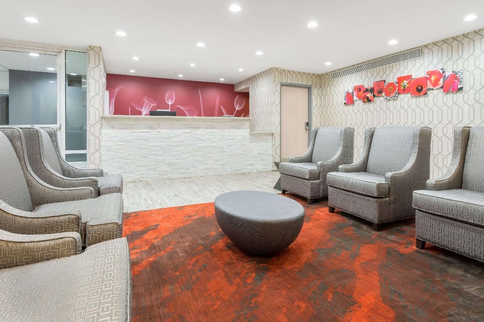 Clarion Pointe - Greensboro Coliseum Area Hotel in Greensboro