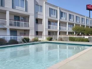 Clarion Pointe - Greensboro Coliseum Area Hotel in Greensboro