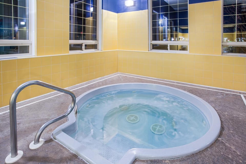 Hot tub
