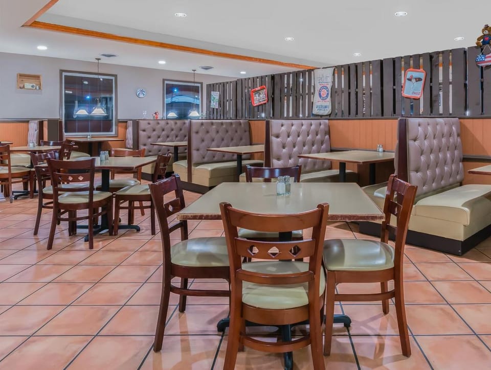 Ramada by Wyndham Strasburg/Shenandoah Valley Hotel in Strasburg