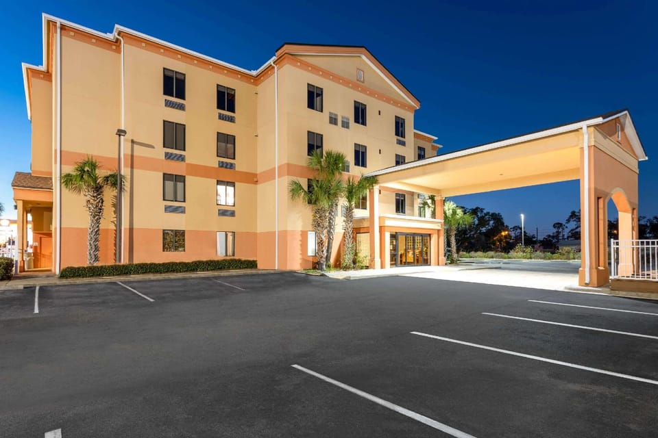 Ramada by Wyndham Panama City Hotel in Highway 30A Florida Beach