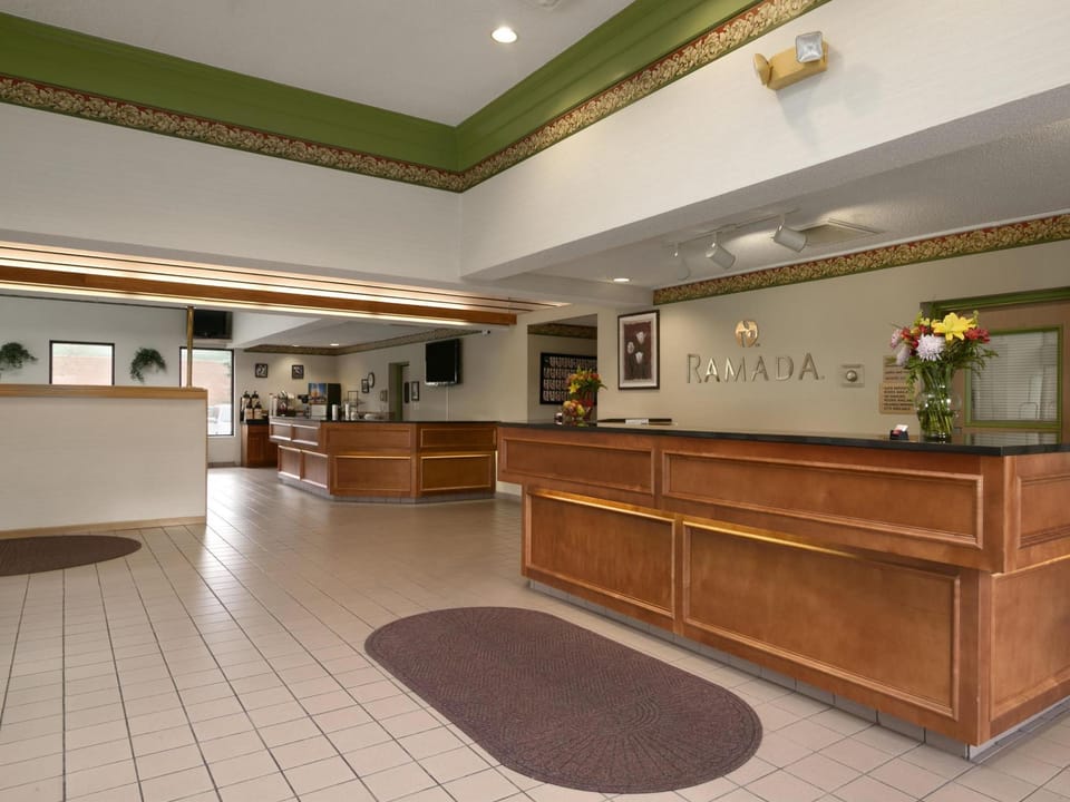 Wingate by Wyndham Canton-Hall of Fame Hotel in Ohio