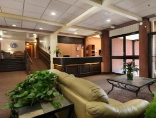Ramada by Wyndham Lethbridge Hotel in Lethbridge