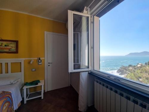 ARIA DI MARE, Manarola - Camere con vista mare! Hotel in Manarola