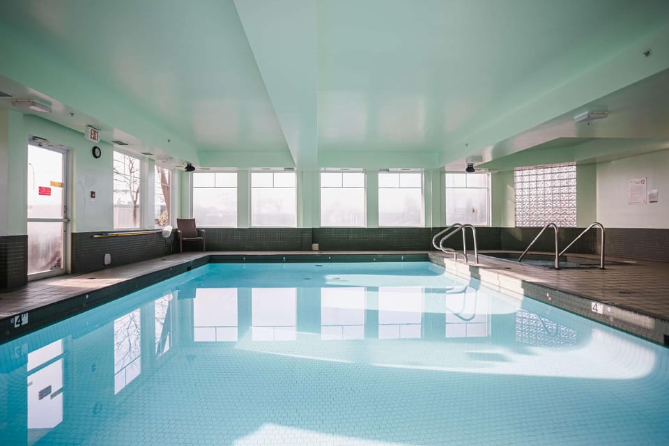 Ramada by Wyndham Surrey/Langley Hotel in Surrey