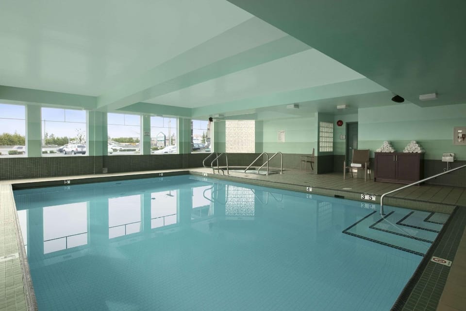 Ramada by Wyndham Surrey/Langley Hotel in Surrey