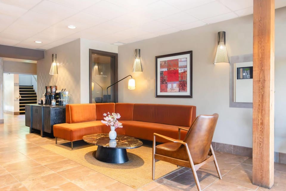 Ramada by Wyndham Surrey/Langley Hotel in Surrey