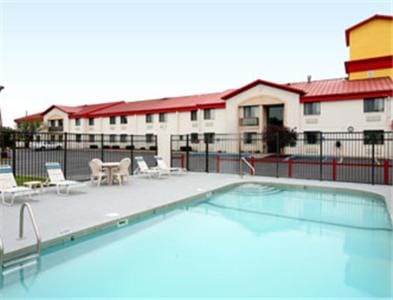 Ramada by Wyndham Columbia Hotel in Columbia