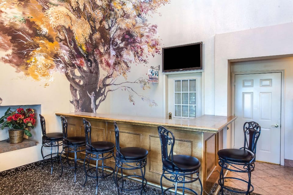 Ramada by Wyndham Sparta/At Speedway Hotel in Indiana