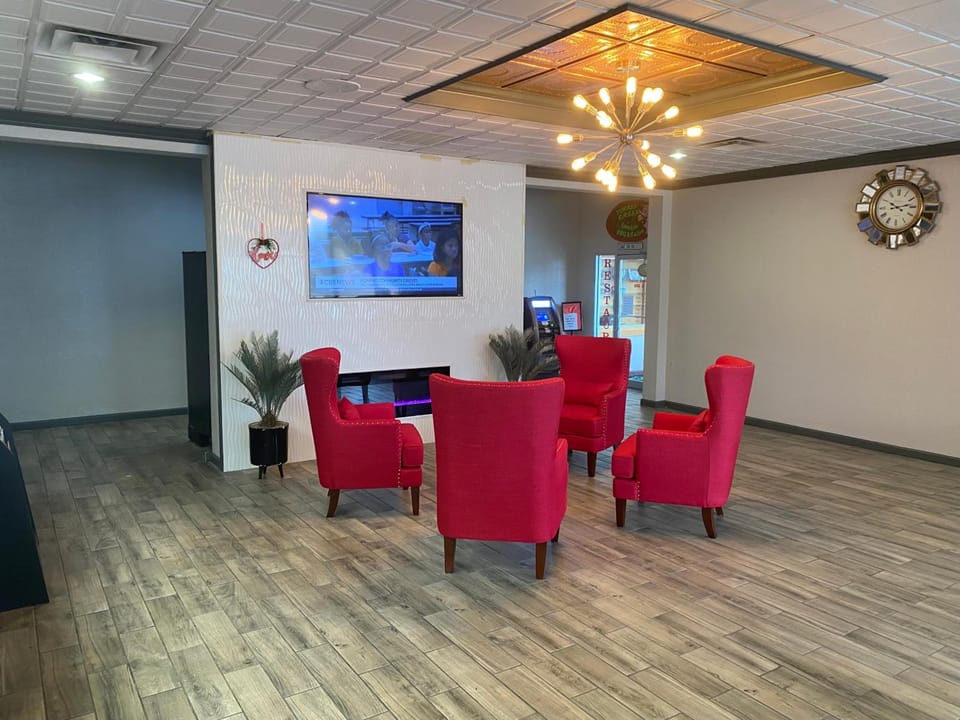 Ramada by Wyndham Enid Hotel in Enid