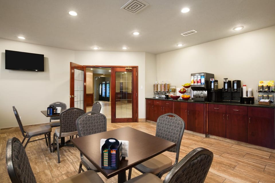 Ramada by Wyndham Edson Hotel in Edson