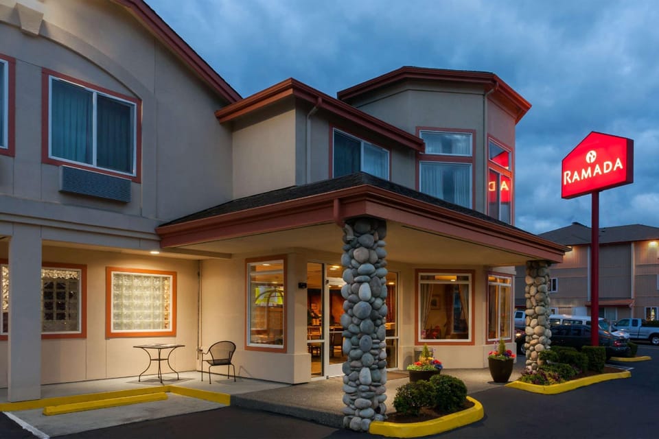Ramada by Wyndham SeaTac Airport North Hotel in SeaTac