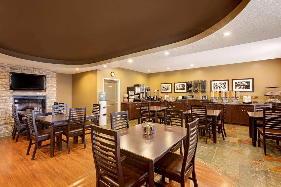 Ramada by Wyndham Cold Lake Hotel in Cold Lake