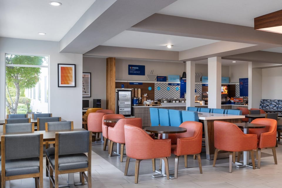 Holiday Inn Express Redding North By IHG Hotel in Redding