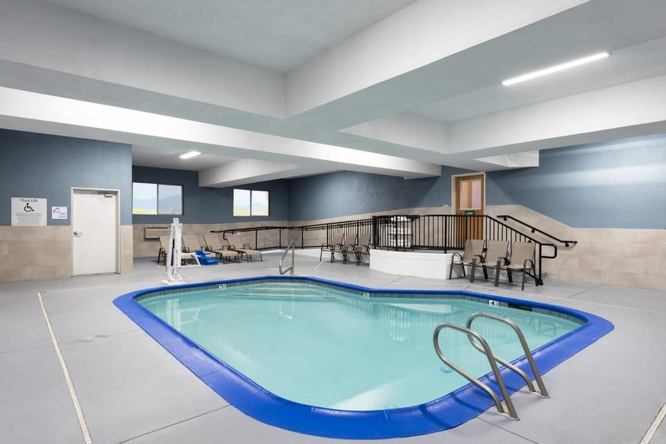 Holiday Inn Express Redding North By IHG Hotel in Redding