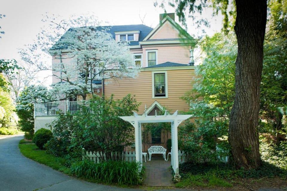 Beaufort House Inn Hotel in Asheville