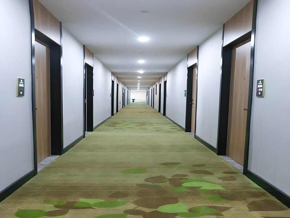 Shell Hotel Ningbo Gaoqiao Metro Station Hotel in Zhejiang
