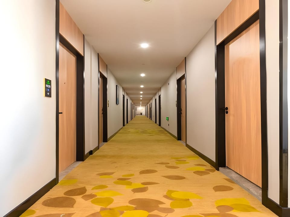 Shell Hotel Ningbo Gaoqiao Metro Station Hotel in Zhejiang
