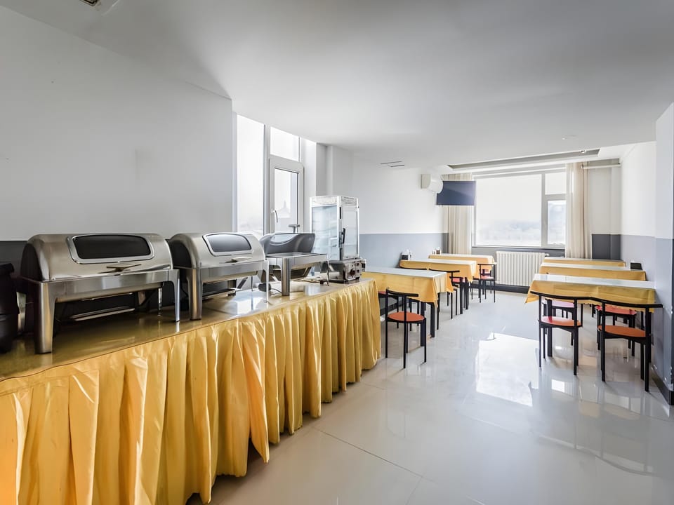 Shell Taiyuan Chaoyang Street Chaoyang Shoes City Hotel                                    Hotel in China