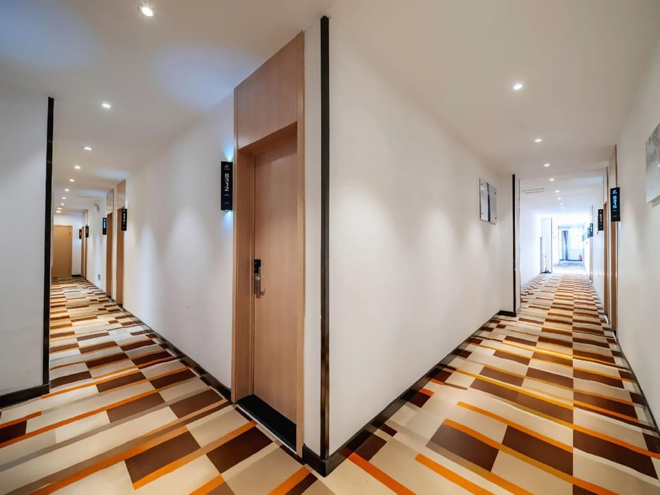 Shell Hotel Tangshan Caofeidian Xinghaimingdu Square Hotel in China