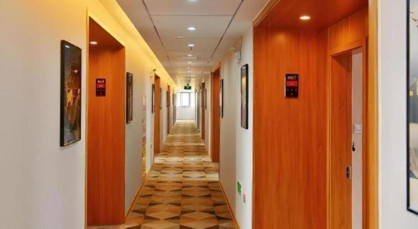 Shell Hotel Wuhu Jiujiang District Daqiao Town Huashan Road Hotel in Nanjing