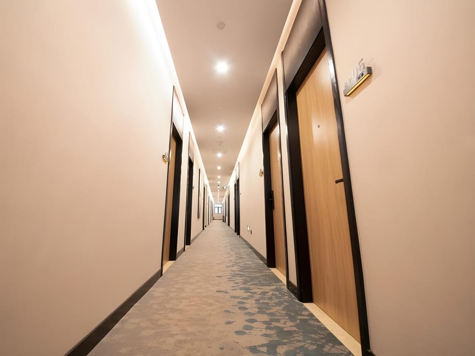 Green Tree Inn Express Nanjing Lukou Airport Hotel in Nanjing