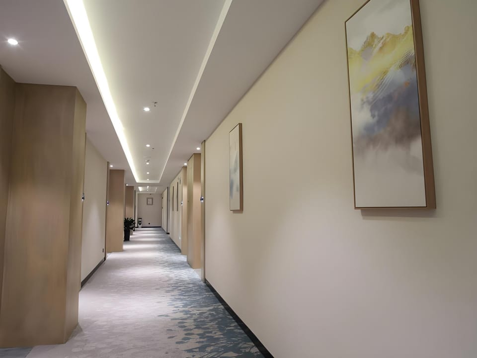 Green Tree Inn Express Danyang Wuyue Square Railway Station Hotel in Jiangsu