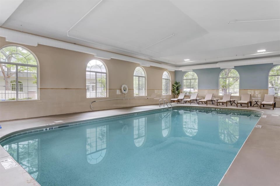 Best Western Plus River Escape Inn & Suites Hotel in Dillsboro