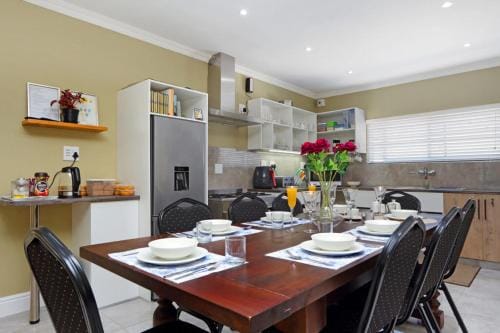 Camdene Guesthouse Hotel in Cape Town