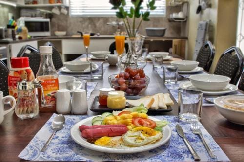 Camdene Guesthouse Hotel in Cape Town